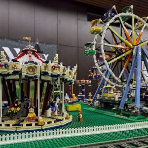 Acceso a la exposición de Lego